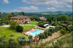 COUNTRY HOUSE OVERLOOKING SAN GIMIGNANO FOR SALE IN TUSCANY