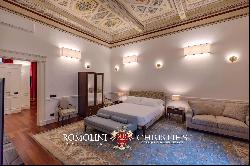 EXCLUSIVE DUOMO-VIEW LUXURY APARTMENT FOR SALE IN FLORENCE