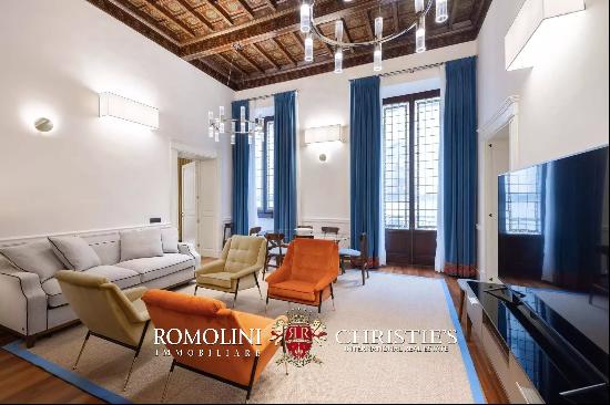 EXCLUSIVE DUOMO-VIEW LUXURY APARTMENT FOR SALE IN FLORENCE