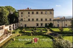 PERIOD VILLA FOR SALE JUST 15 MINUTES FROM THE HISTORICAL CENTER OF FLORENCE