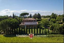 FARMHOUSE WITH POOL FOR SALE ALONG THE RIVER IN TUSCANY, SIENA