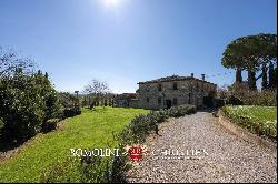 FARMHOUSE WITH POOL FOR SALE ALONG THE RIVER IN TUSCANY, SIENA