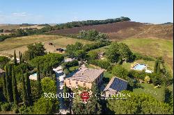 FARMHOUSE WITH POOL FOR SALE ALONG THE RIVER IN TUSCANY, SIENA