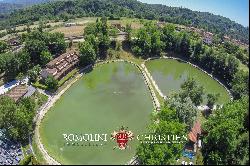 RESORT WITH RESTAURANT AND PRIVATE LAKES FOR SALE NEAR FLORENCE, TUSCANY