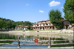 RESORT WITH RESTAURANT AND PRIVATE LAKES FOR SALE NEAR FLORENCE, TUSCANY