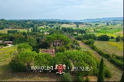 RUSTIC COUNTRY HOUSE WITH POOL FOR SALE IN CETONA, TUSCANY