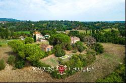 RUSTIC COUNTRY HOUSE WITH POOL FOR SALE IN CETONA, TUSCANY