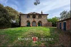 RUSTIC COUNTRY HOUSE WITH POOL FOR SALE IN CETONA, TUSCANY