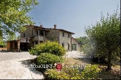 RENOVATED COUNTRY HOUSE WITH POOL FOR SALE IN POPPI, CASENTINO