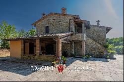 RENOVATED COUNTRY HOUSE WITH POOL FOR SALE IN POPPI, CASENTINO