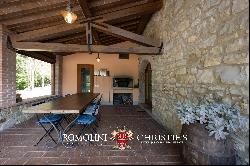 RENOVATED COUNTRY HOUSE WITH POOL FOR SALE IN POPPI, CASENTINO