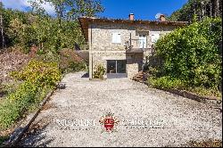 DETACHED VILLAS WITH GARDEN FOR SALE IN CASENTINO, TUSCANY