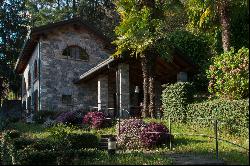 HISTORIC VILLA WITH DEPENDANCE ON LAKE MAGGIORE