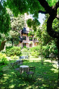 CASTLE WITH BEAUTIFUL PARK, VINEYARDS AND MOUNTAIN VIEW