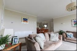 Spacious Apartment Overlooking The Royal Jersey Golf Course