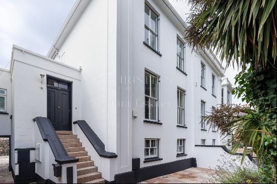 CHARACTER VICTORIAN RESIDENCE IN ST. HELIER