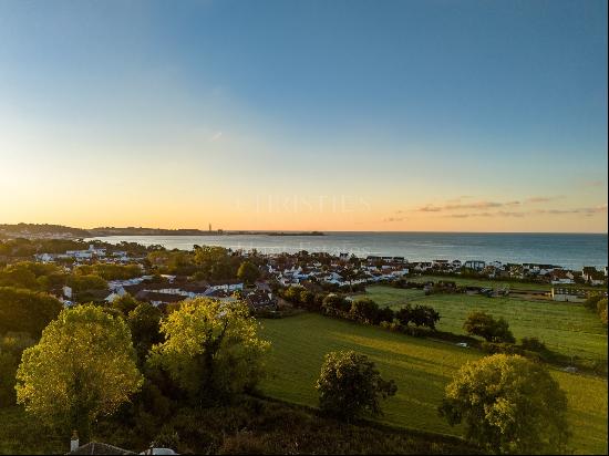 Panoramic sea views of St Aubin&#8217;s Bay and ready to move in!