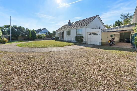 Detached Bungalow on Large Plot