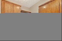 312 N Walnut Creek Dr, Derby KS 67037