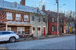 66 E Pomfret Street, Carlisle PA 17013