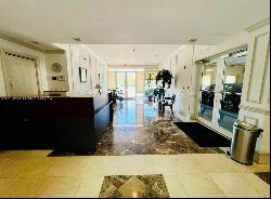 2501 Douglas Rd Unit 402, Miami FL 33133