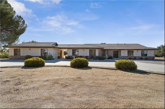 2512 W Avenue N, Palmdale CA 93551