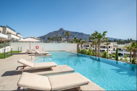 Modern duplex apartment close to Puente Romano Beach Resort and , Marbella 29602