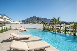 Modern duplex apartment close to Puente Romano Beach Resort and , Marbella 29602