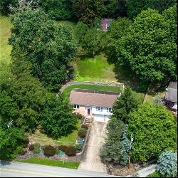 213 Old Oak Rd, Peters Twp PA 15317