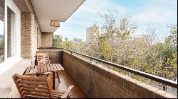 VERY BRIGHT EXTERIOR FLAT IN PEDRALBES WITH COMMUNAL SWIMMING PO, Barcelona 08034