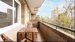 VERY BRIGHT EXTERIOR FLAT IN PEDRALBES WITH COMMUNAL SWIMMING PO, Barcelona 08034