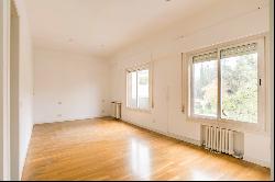 Spacious and bright flat in El Viso, Madrid, Madrid 28016