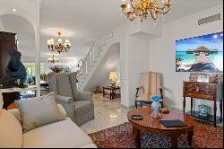 Spacious townhouse next to the Puerto Banús bullring, Marbella 29660