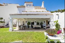 Spacious townhouse next to the Puerto Banús bullring, Marbella 29660