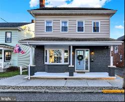 18 E Maple Street, Cleona PA 17042