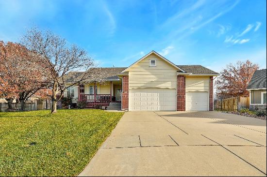 530 Hemmen Terrace Ct, Colwich KS 67030