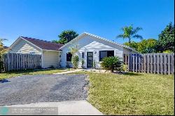 8715 Uranus Ter, West Palm Beach FL 33403