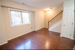 7 Seir Hill Road #APT 14, Norwalk CT 06850