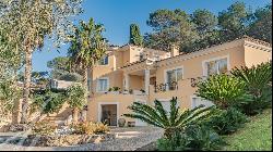 Luxurious villa in a quiet location close to the Mougins School