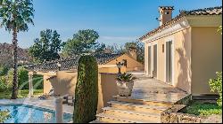 Luxurious villa in a quiet location close to the Mougins School