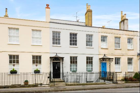 A stunning Grade II listed town house with self-contained apartment.