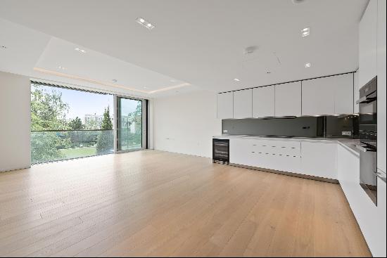 Lateral 3 bedroom apartment to rent in Lillie Square, SW6.