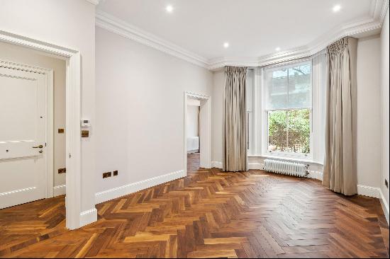 A 2 bedroom property to rent on Sloane Gardens, SW1