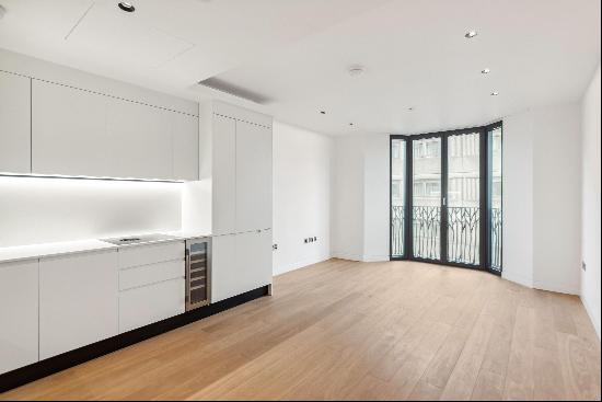 A bright, brand new lateral 1 bedroom apartment to rent in Fitzrovia