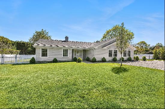  Discover easy luxury living in this stunning Westhampton Beach Village ranch home! Comple