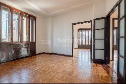 Spacious apartment in Porta Nuova area