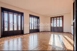 Spacious apartment in Porta Nuova area