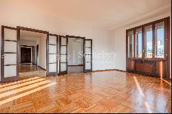 Spacious apartment in Porta Nuova area