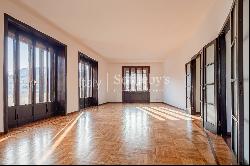 Spacious apartment in Porta Nuova area