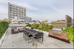 Beautiful triplex with a private roof terrace in Notting Hill Gate